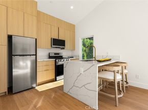 5750 Stansbury Avenue, Sherman Oaks CA 91401