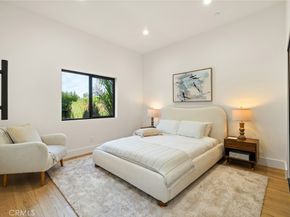 5750 Stansbury Avenue, Sherman Oaks CA 91401