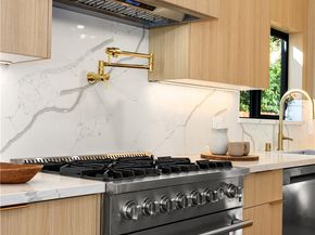 5750 Stansbury Avenue, Sherman Oaks CA 91401