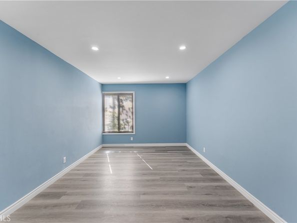 15511 Sherman Way 1, Van Nuys CA 91406