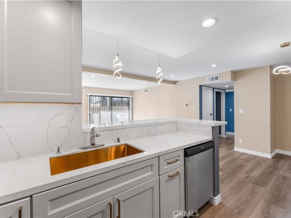 15511 Sherman Way 1, Van Nuys CA 91406