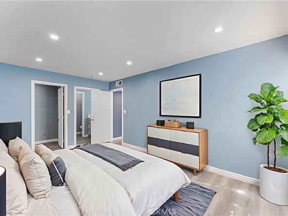 15511 Sherman Way 1, Van Nuys CA 91406