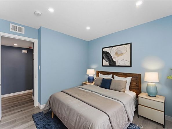 15511 Sherman Way 1, Van Nuys CA 91406