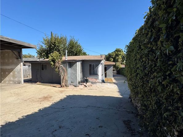 529 S Sydney, East Los Angeles CA 90022