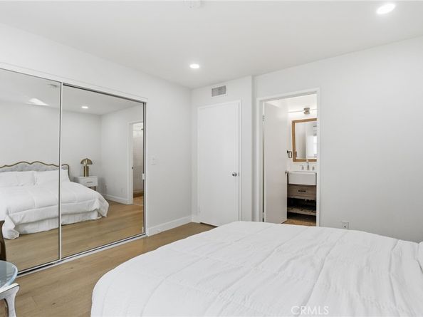 11119 Camarillo 104, North Hollywood CA 91602