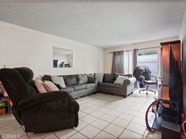 22855 Vanowen, West Hills CA 91307