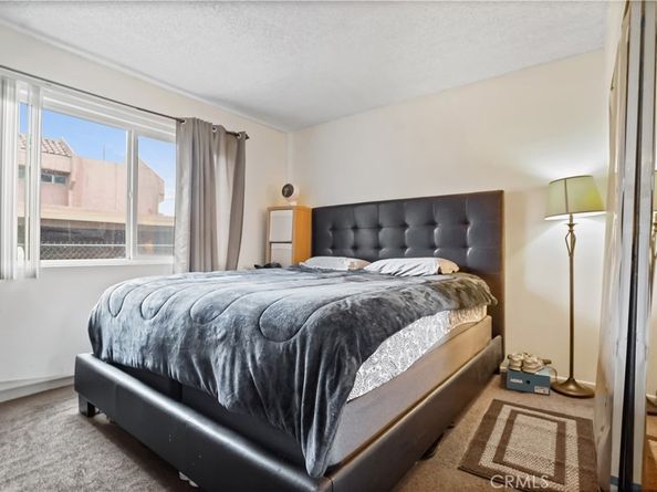 22855 Vanowen, West Hills CA 91307