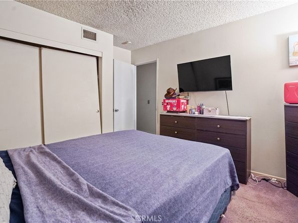 22855 Vanowen, West Hills CA 91307