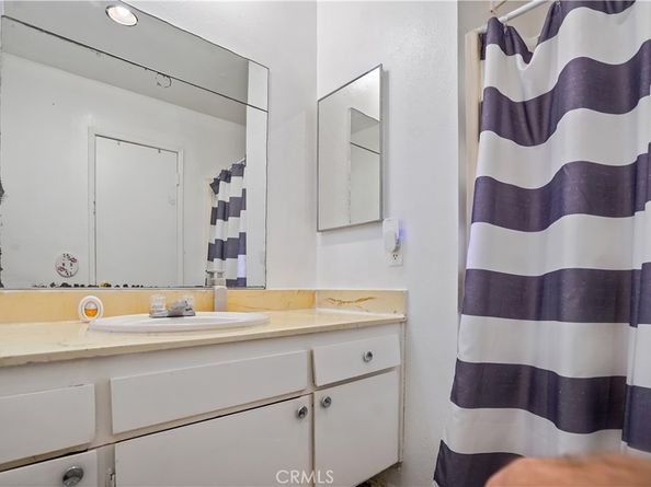 22855 Vanowen, West Hills CA 91307