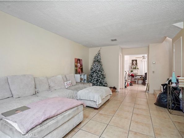 22855 Vanowen, West Hills CA 91307