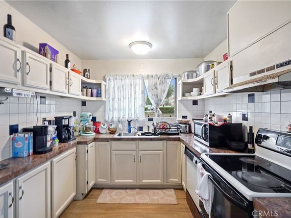 22855 Vanowen, West Hills CA 91307