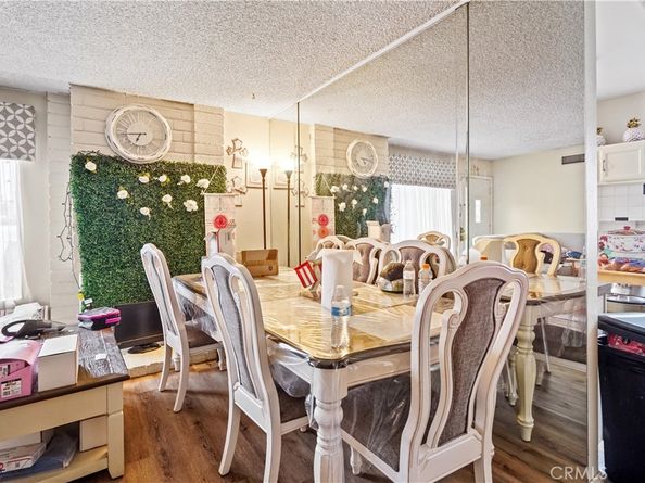 22855 Vanowen, West Hills CA 91307