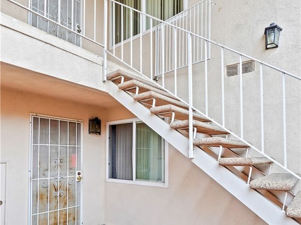 22855 Vanowen, West Hills CA 91307