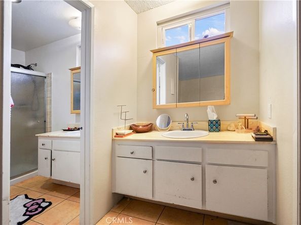 22855 Vanowen, West Hills CA 91307