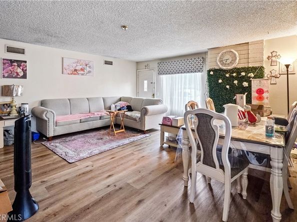 22855 Vanowen, West Hills CA 91307