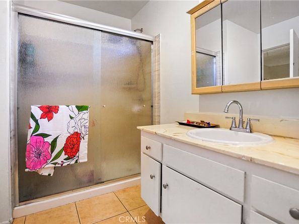 22855 Vanowen, West Hills CA 91307