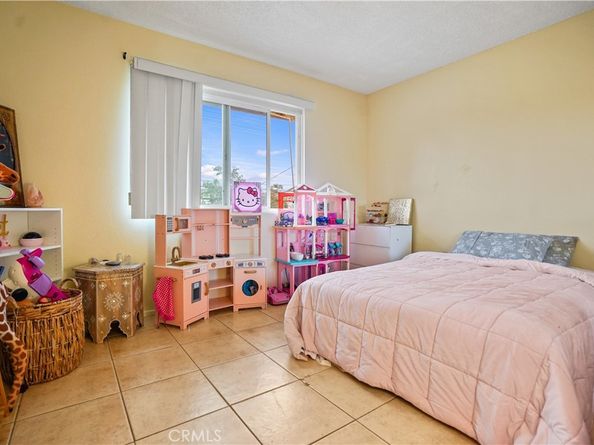 22855 Vanowen, West Hills CA 91307