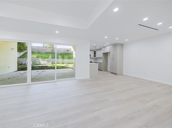 8042 Ellenbogen Street, Sunland CA 91040