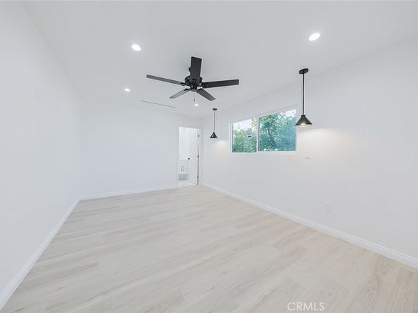 8042 Ellenbogen Street, Sunland CA 91040