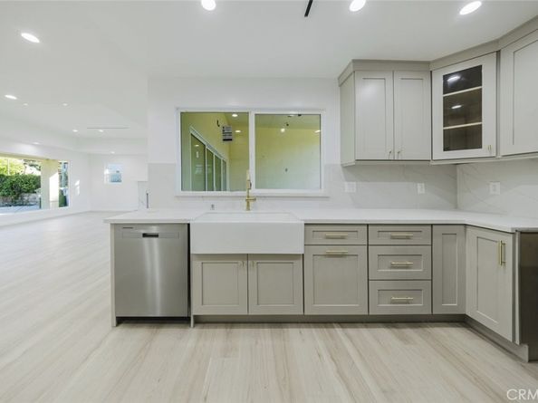 8042 Ellenbogen Street, Sunland CA 91040