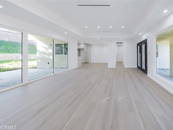 8042 Ellenbogen Street, Sunland CA 91040