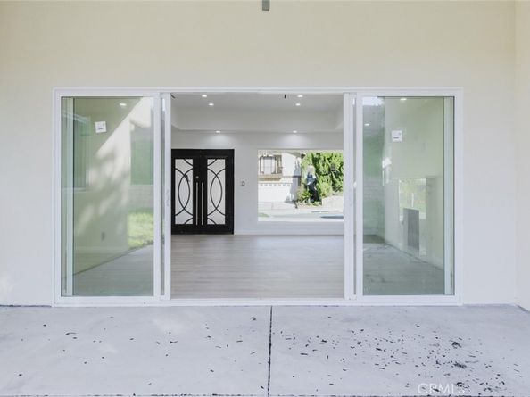 8042 Ellenbogen Street, Sunland CA 91040