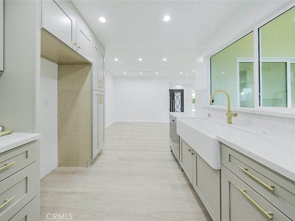 8042 Ellenbogen Street, Sunland CA 91040