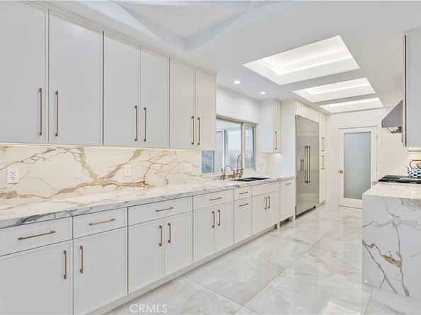 4651 Ellenita Ave., Tarzana CA 91356