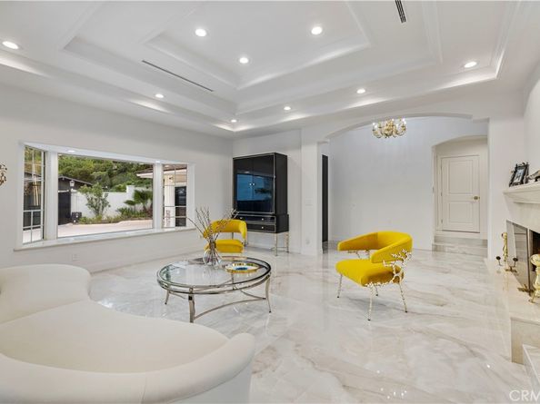 4651 Ellenita Ave., Tarzana CA 91356