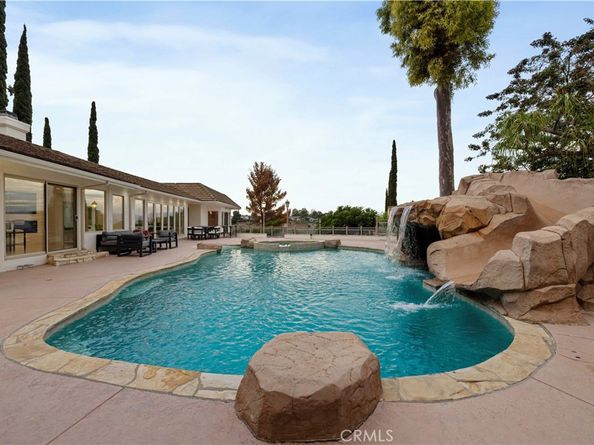 4651 Ellenita Ave., Tarzana CA 91356