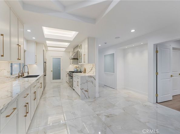 4651 Ellenita Ave., Tarzana CA 91356