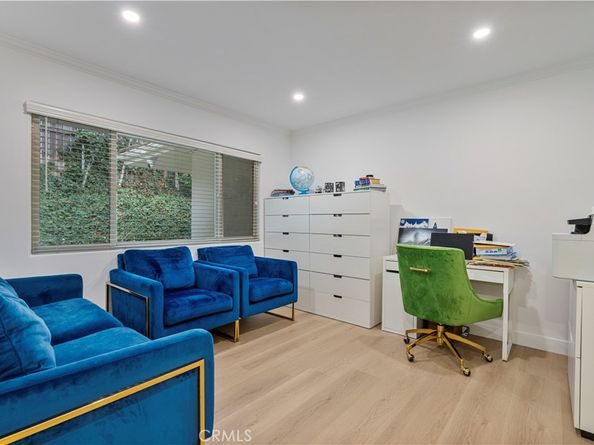 4651 Ellenita Ave., Tarzana CA 91356