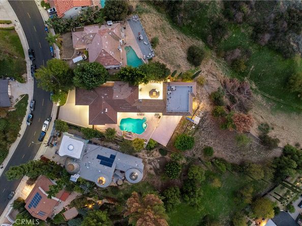 4651 Ellenita Ave., Tarzana CA 91356