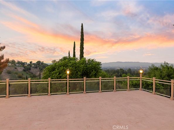 4651 Ellenita Ave., Tarzana CA 91356