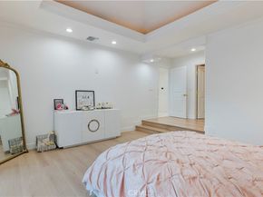 4651 Ellenita Ave., Tarzana CA 91356