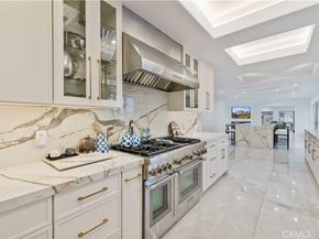 4651 Ellenita Ave., Tarzana CA 91356