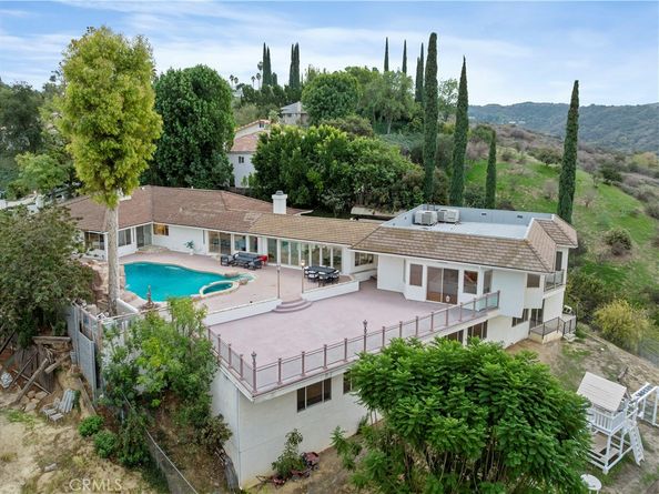 4651 Ellenita Ave., Tarzana CA 91356