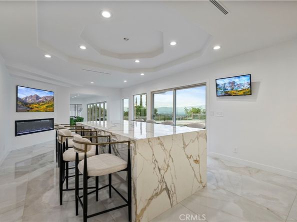 4651 Ellenita Ave., Tarzana CA 91356