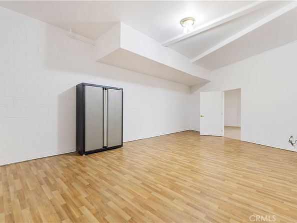 4651 Ellenita Ave., Tarzana CA 91356