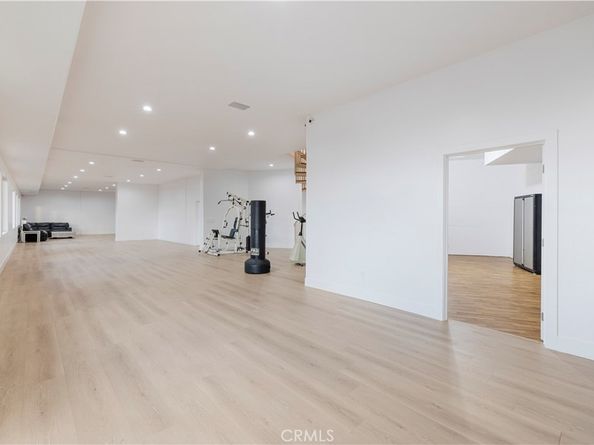 4651 Ellenita Ave., Tarzana CA 91356