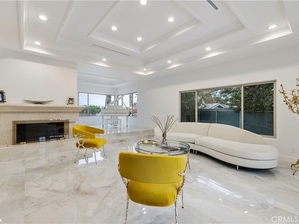 4651 Ellenita Ave., Tarzana CA 91356