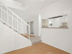 18411 Hatteras Street 122, Tarzana CA 91356