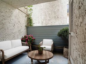 18411 Hatteras Street 122, Tarzana CA 91356