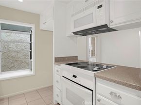 18411 Hatteras Street 122, Tarzana CA 91356