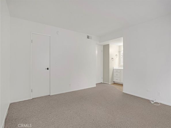 18411 Hatteras Street 122, Tarzana CA 91356