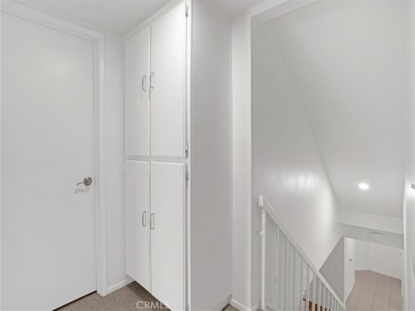 18411 Hatteras Street 122, Tarzana CA 91356