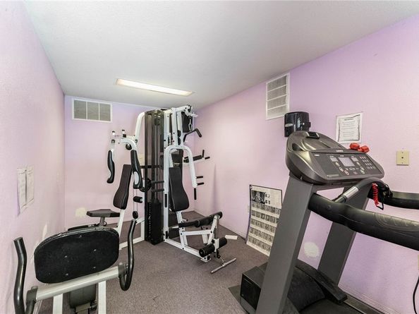 18411 Hatteras Street 122, Tarzana CA 91356