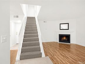 18411 Hatteras Street 122, Tarzana CA 91356