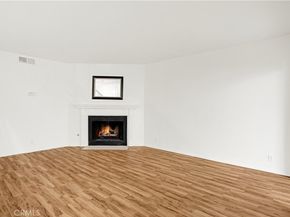 18411 Hatteras Street 122, Tarzana CA 91356