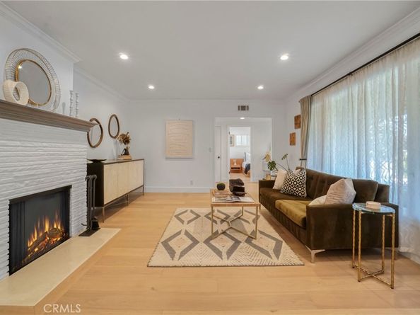 7221 Arizona Ave, Los Angeles CA 90045